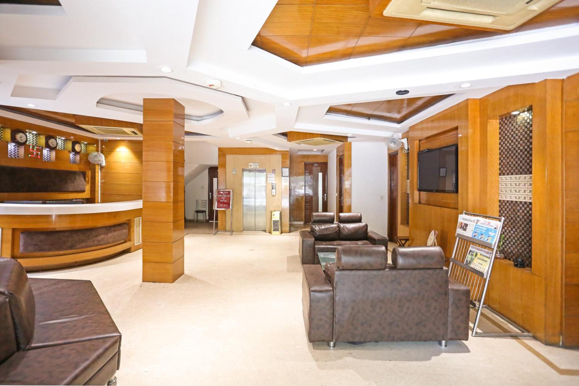 Hotel Silky Palace Near Igi Airportt 뉴델리 외부 사진