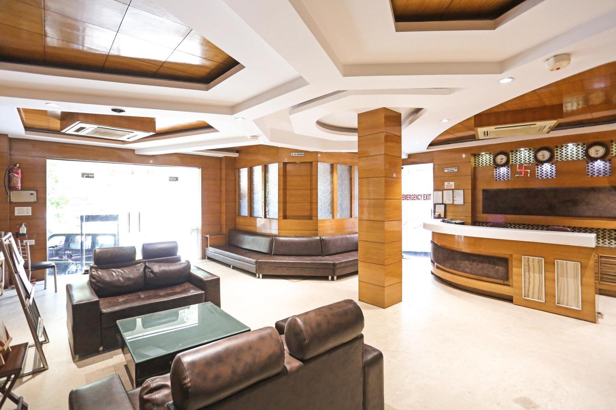Hotel Silky Palace Near Igi Airportt 뉴델리 외부 사진